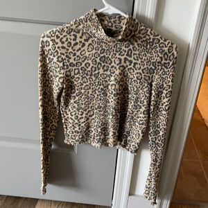 Urban outfitters cheetah turtleneck size small